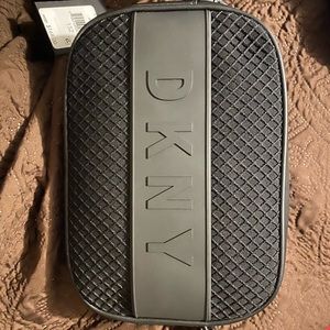 DKNY CROSSBODY NEVER USED, NEW